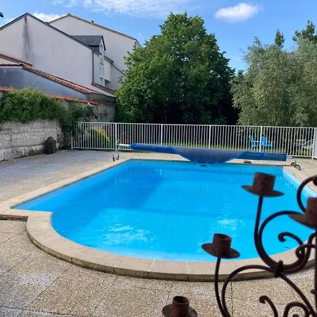La Villa Des Roses Gite Chambres D'Hotes Piscine Chauffee Luçon Buitenkant foto