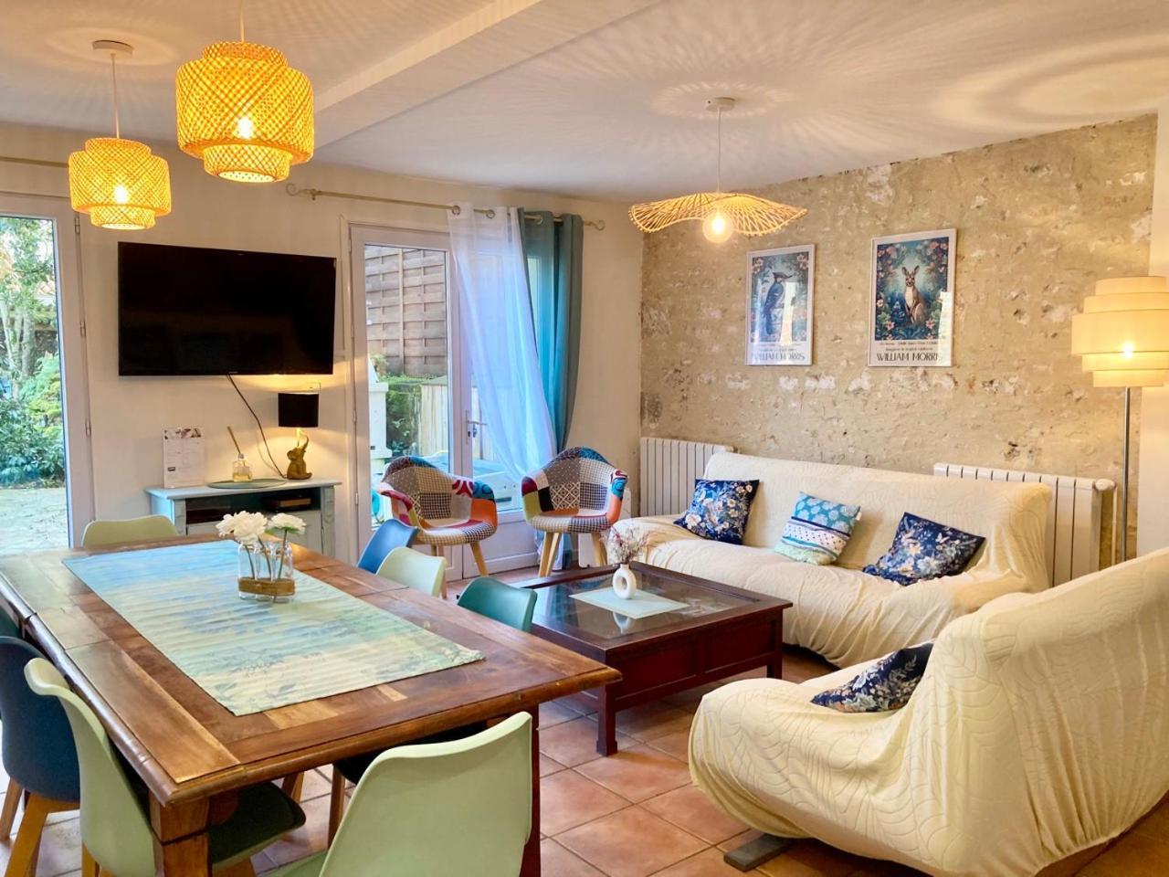 Bed & Breakfast La Des Roses D'hotes Piscine Chauffee